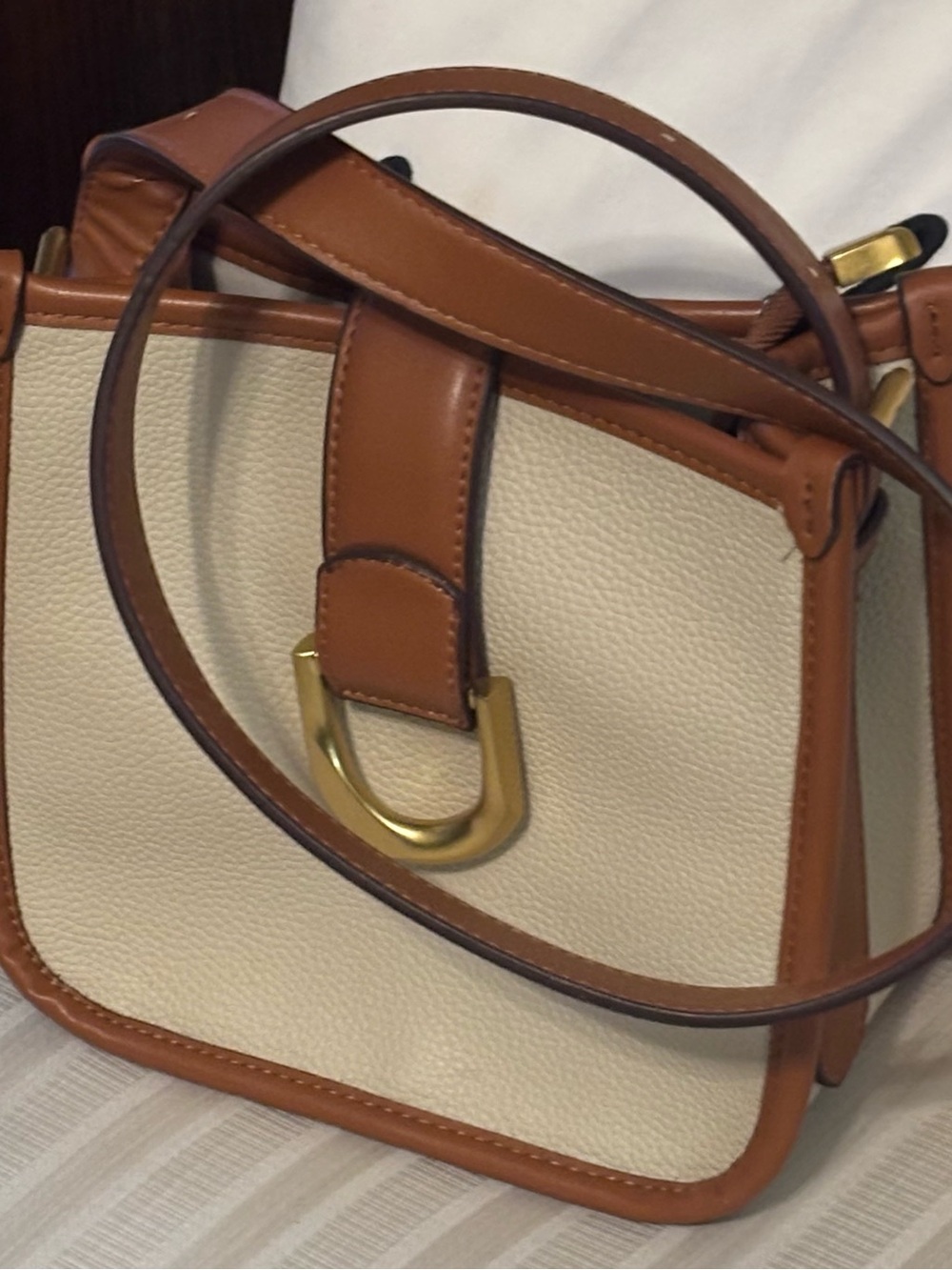 Excellent pre-owned Antik Kraft Cream and Tan Structured Crossbody w